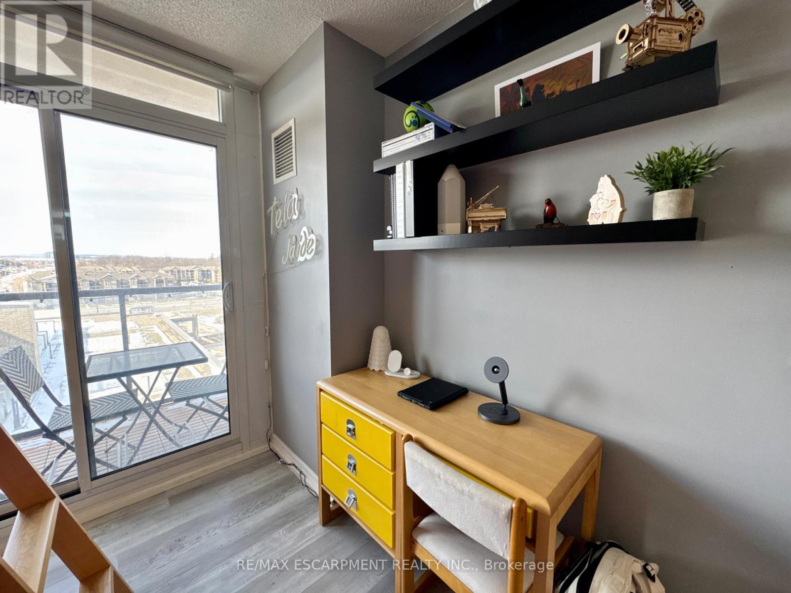 809 - 1940 Ironstone Drive, Burlington, Ontario  L7L 0E4 - Photo 31 - W12856962