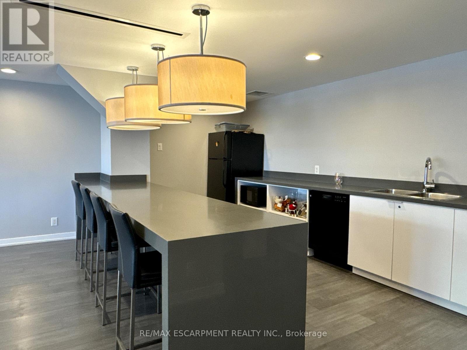 809 - 1940 Ironstone Drive, Burlington, Ontario  L7L 0E4 - Photo 46 - W12856962