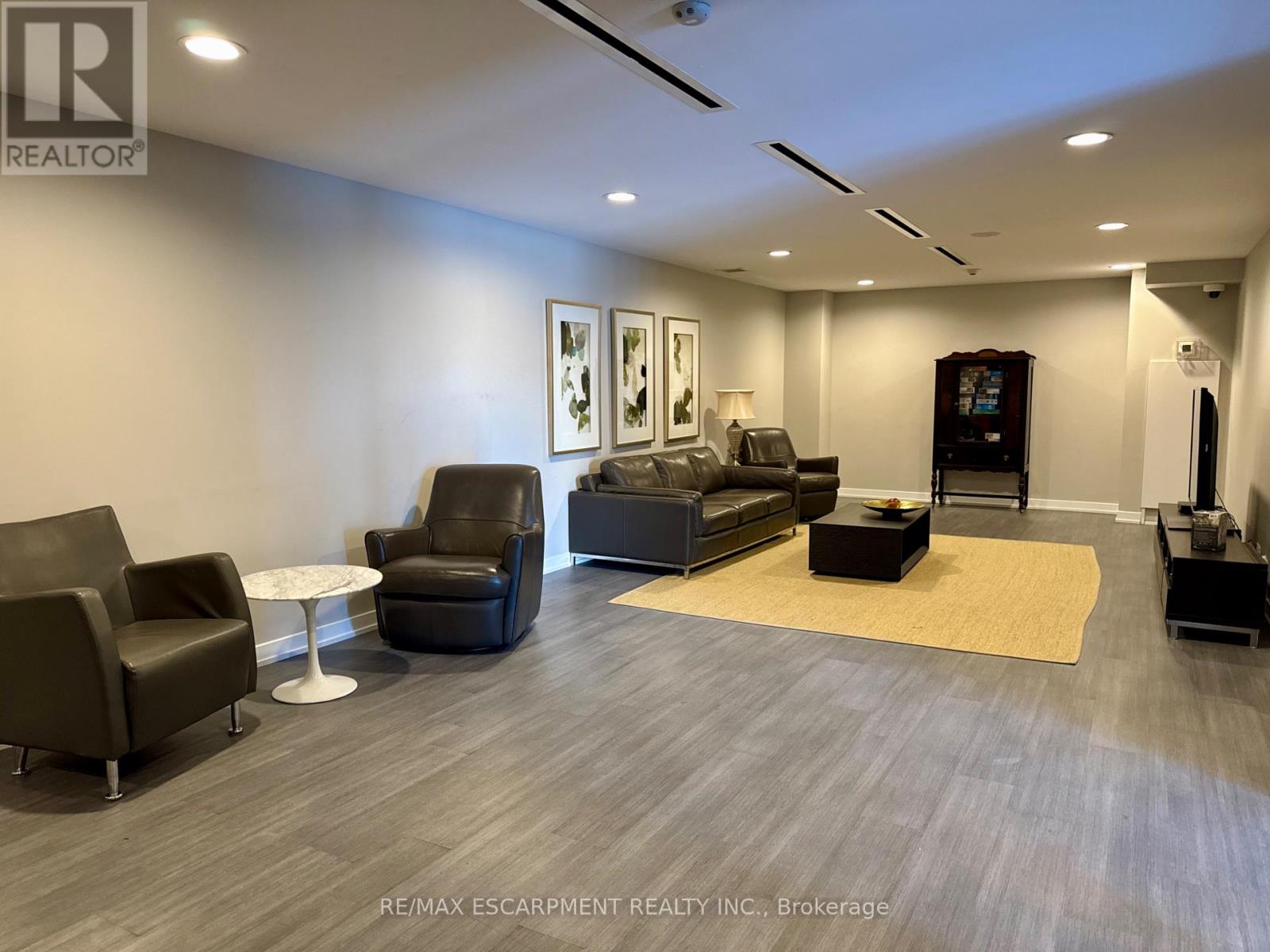 809 - 1940 Ironstone Drive, Burlington, Ontario  L7L 0E4 - Photo 49 - W12856962