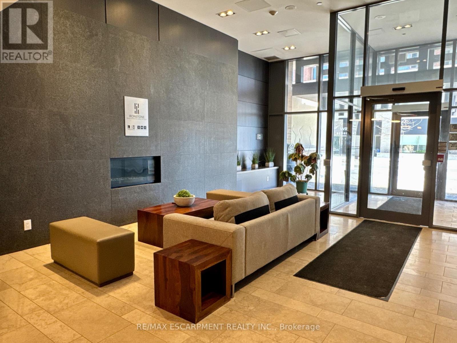 809 - 1940 Ironstone Drive, Burlington, Ontario  L7L 0E4 - Photo 6 - W12856962