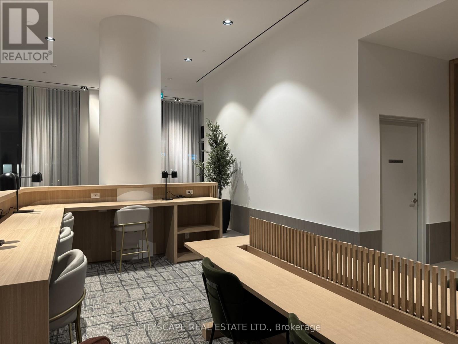 3511 - 395 Square One Drive, Mississauga (City Centre), Ontario  L5B 0P6 - Photo 9 - W12856984
