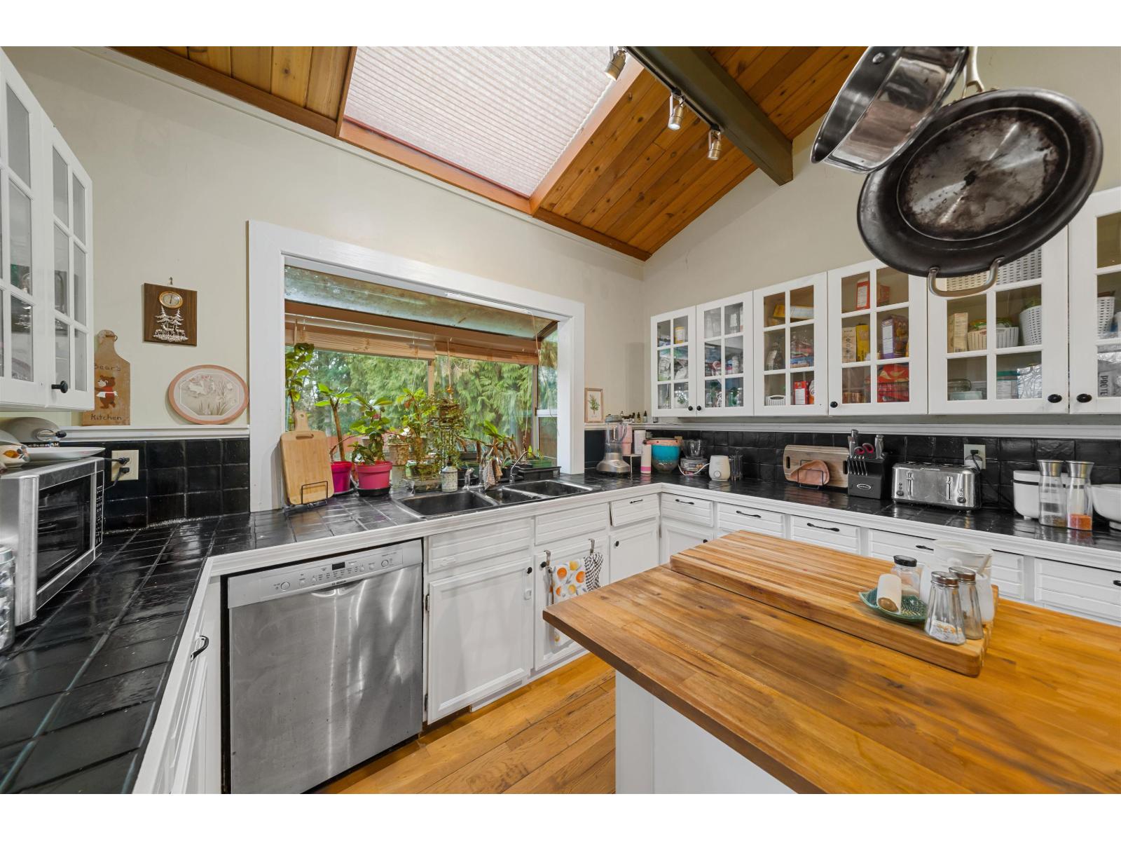 7701 Horne Street, Mission, British Columbia  V2V 3Y8 - Photo 10 - R3093911