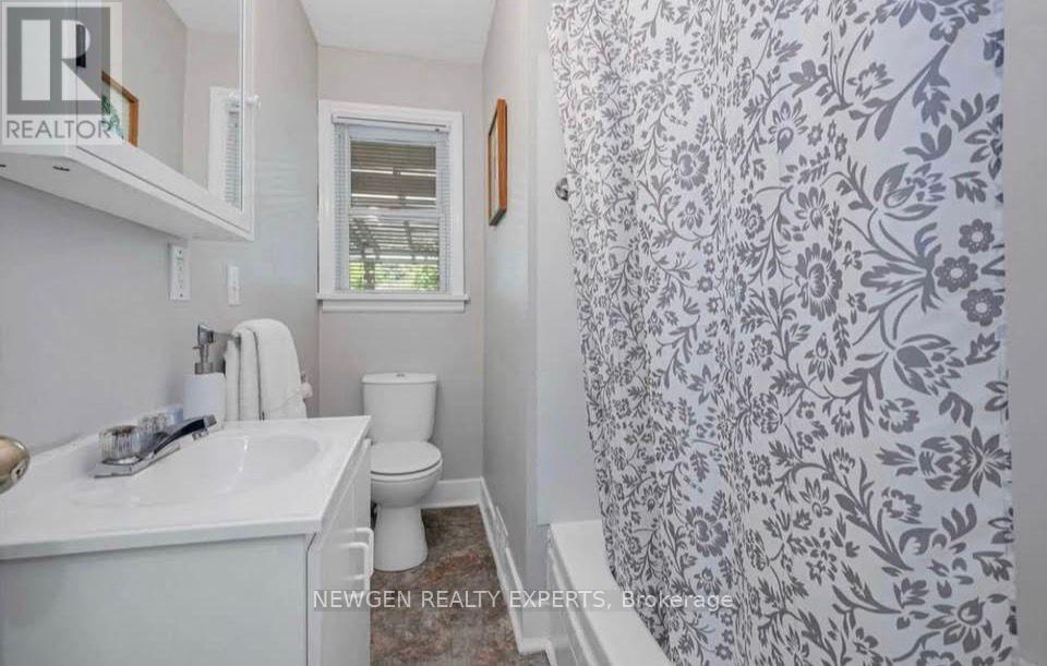 35 Gram Avenue, Welland, Ontario  L3C 1H5 - Photo 17 - X12856876