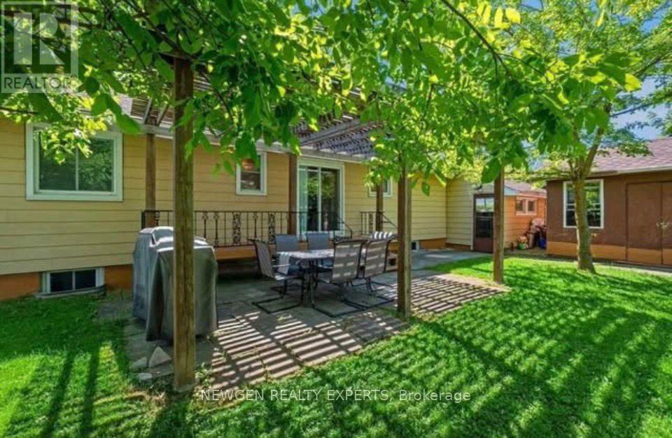 35 Gram Avenue, Welland, Ontario  L3C 1H5 - Photo 5 - X12856876