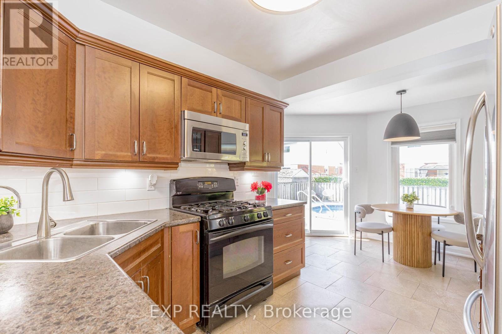 33 Meaghan Street, Hamilton, Ontario  L8B 0H5 - Photo 15 - X12856878