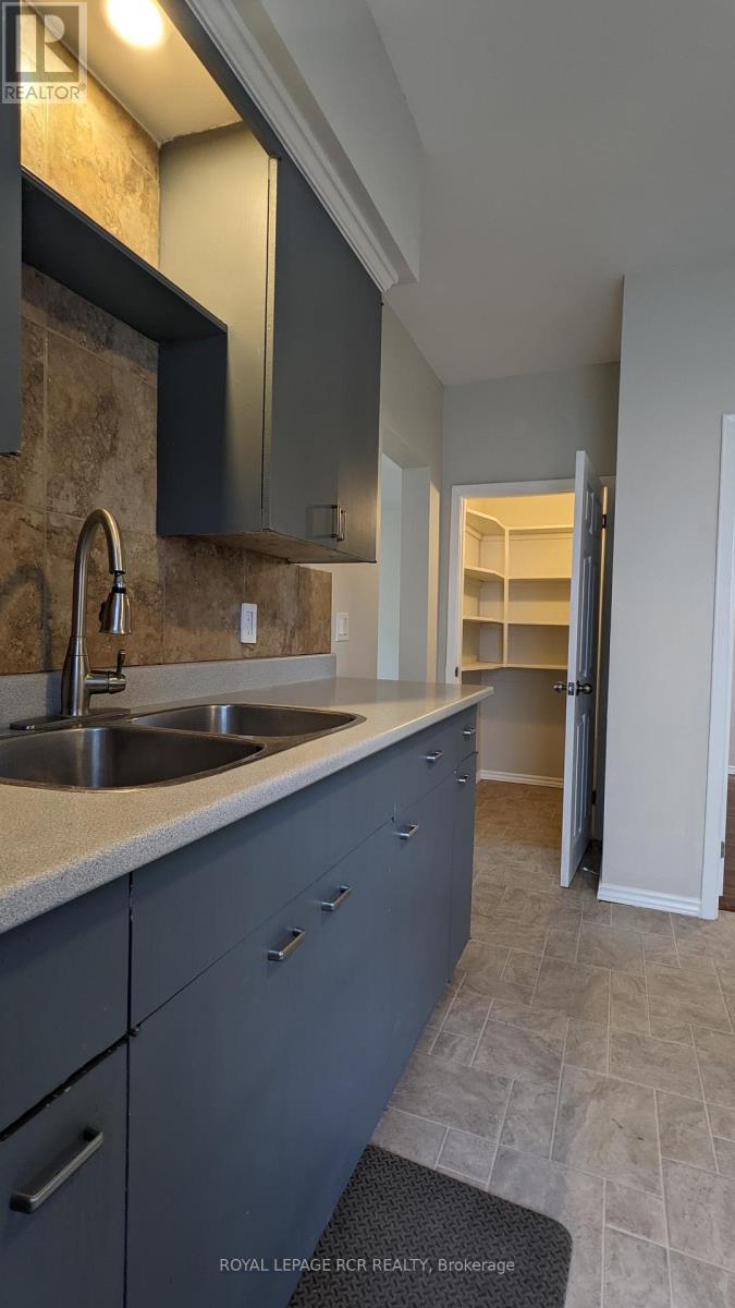 22 Ontario Street, Brantford, Ontario  N3S 2B9 - Photo 14 - X12856930