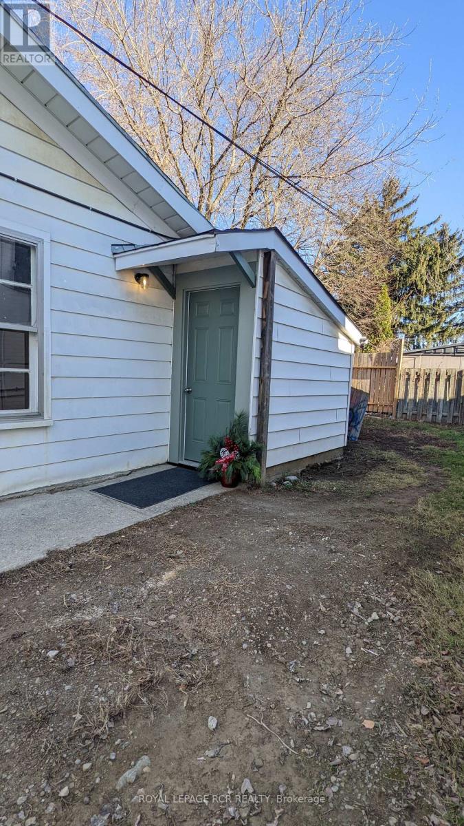 22 Ontario Street, Brantford, Ontario  N3S 2B9 - Photo 3 - X12856930