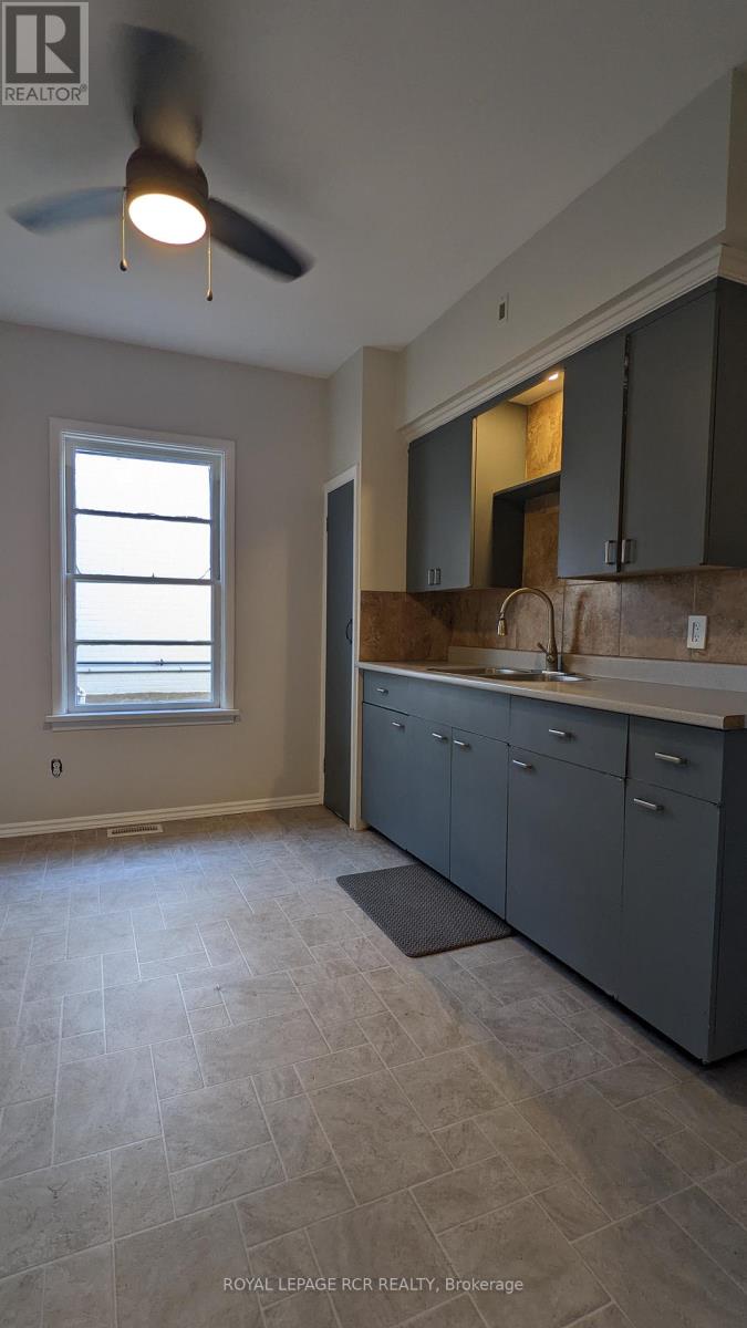 22 Ontario Street, Brantford, Ontario  N3S 2B9 - Photo 4 - X12856930