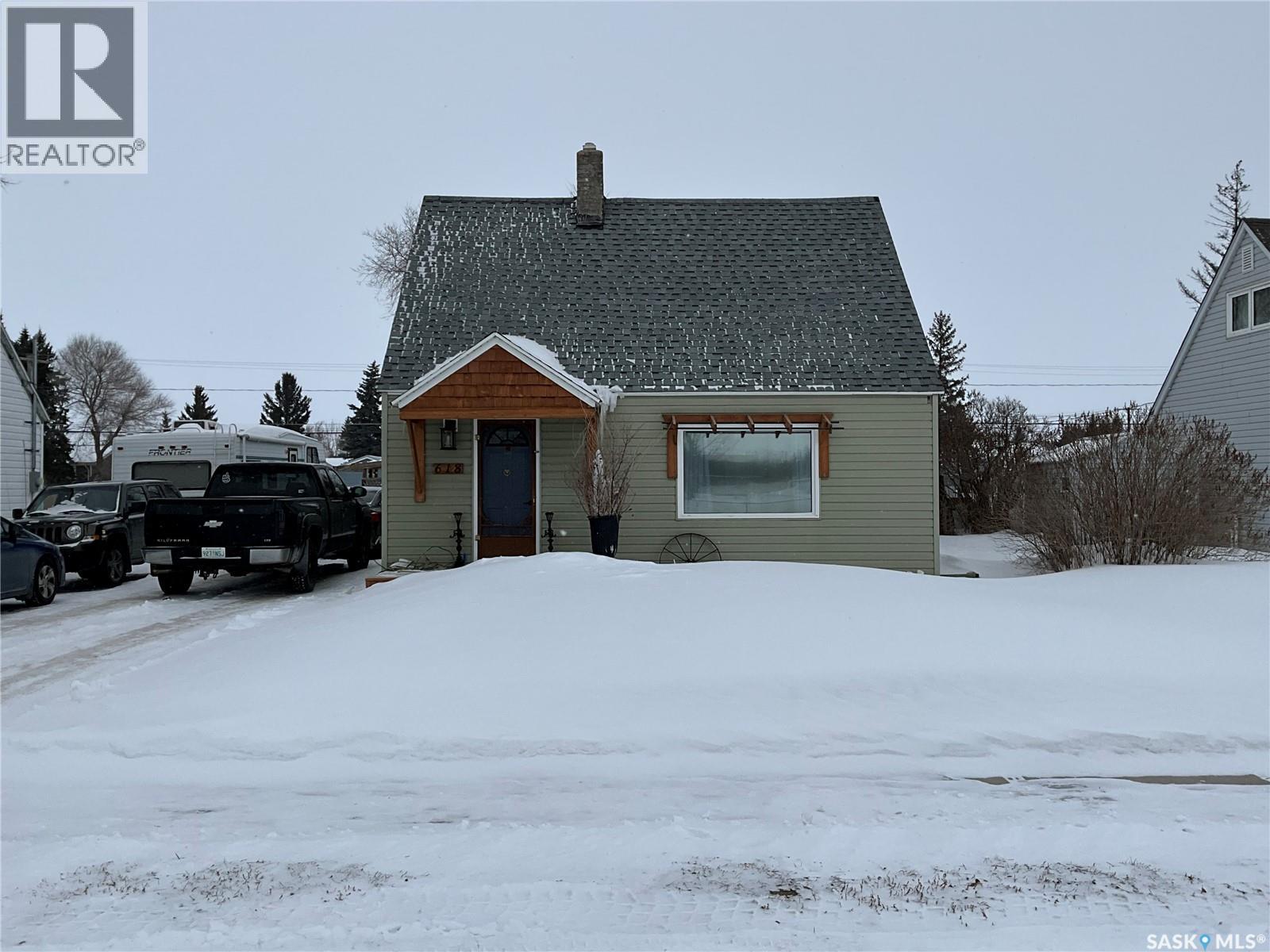 618 7th Avenue W, Melville, Saskatchewan  S0A 0G5 - Photo 1 - SK029917