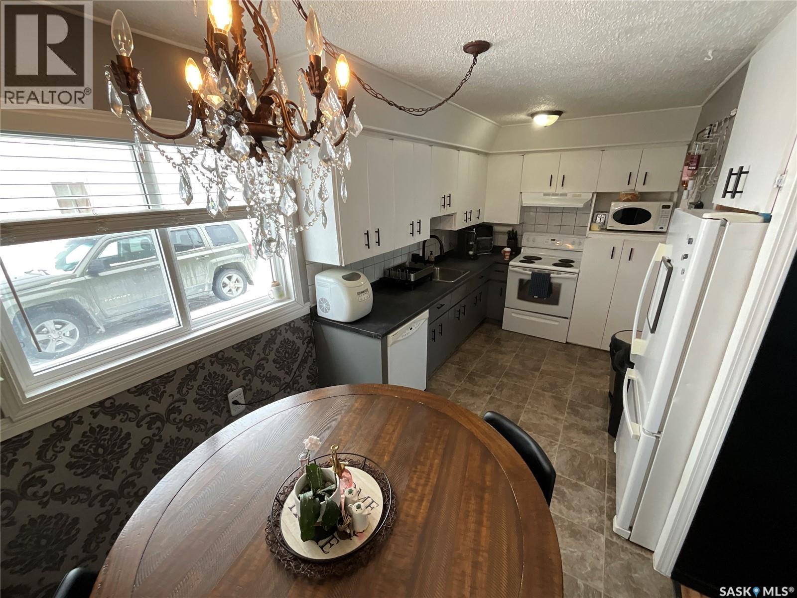 618 7th Avenue W, Melville, Saskatchewan  S0A 0G5 - Photo 14 - SK029917