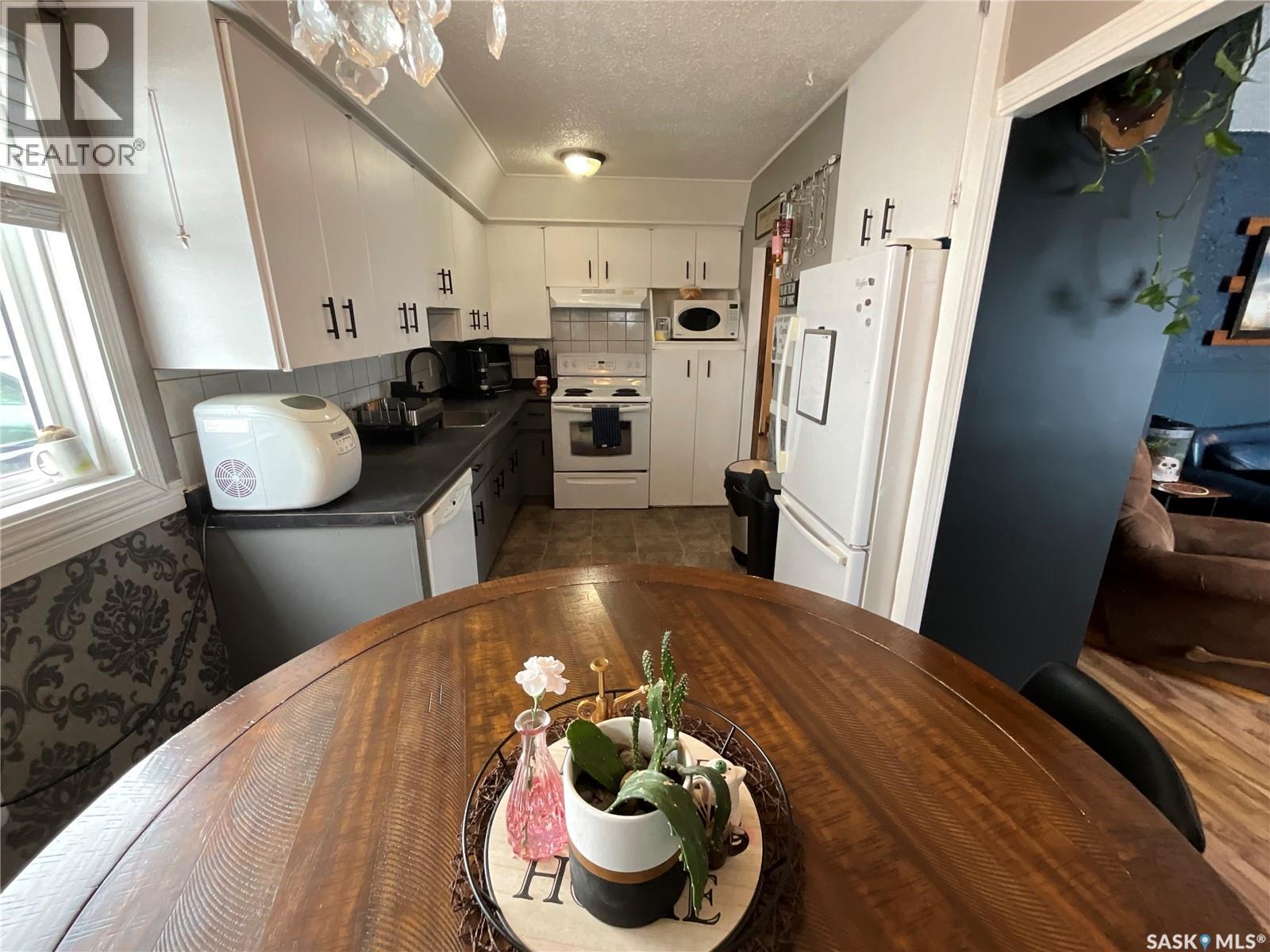 618 7th Avenue W, Melville, Saskatchewan  S0A 0G5 - Photo 16 - SK029917