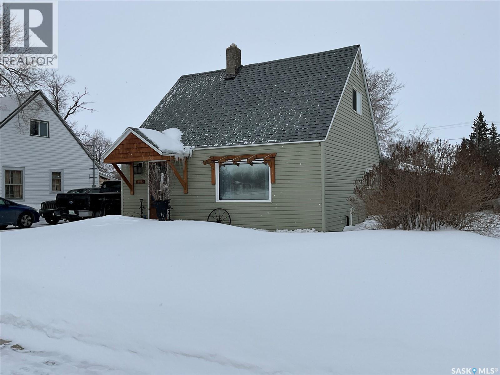 618 7th Avenue W, Melville, Saskatchewan  S0A 0G5 - Photo 2 - SK029917