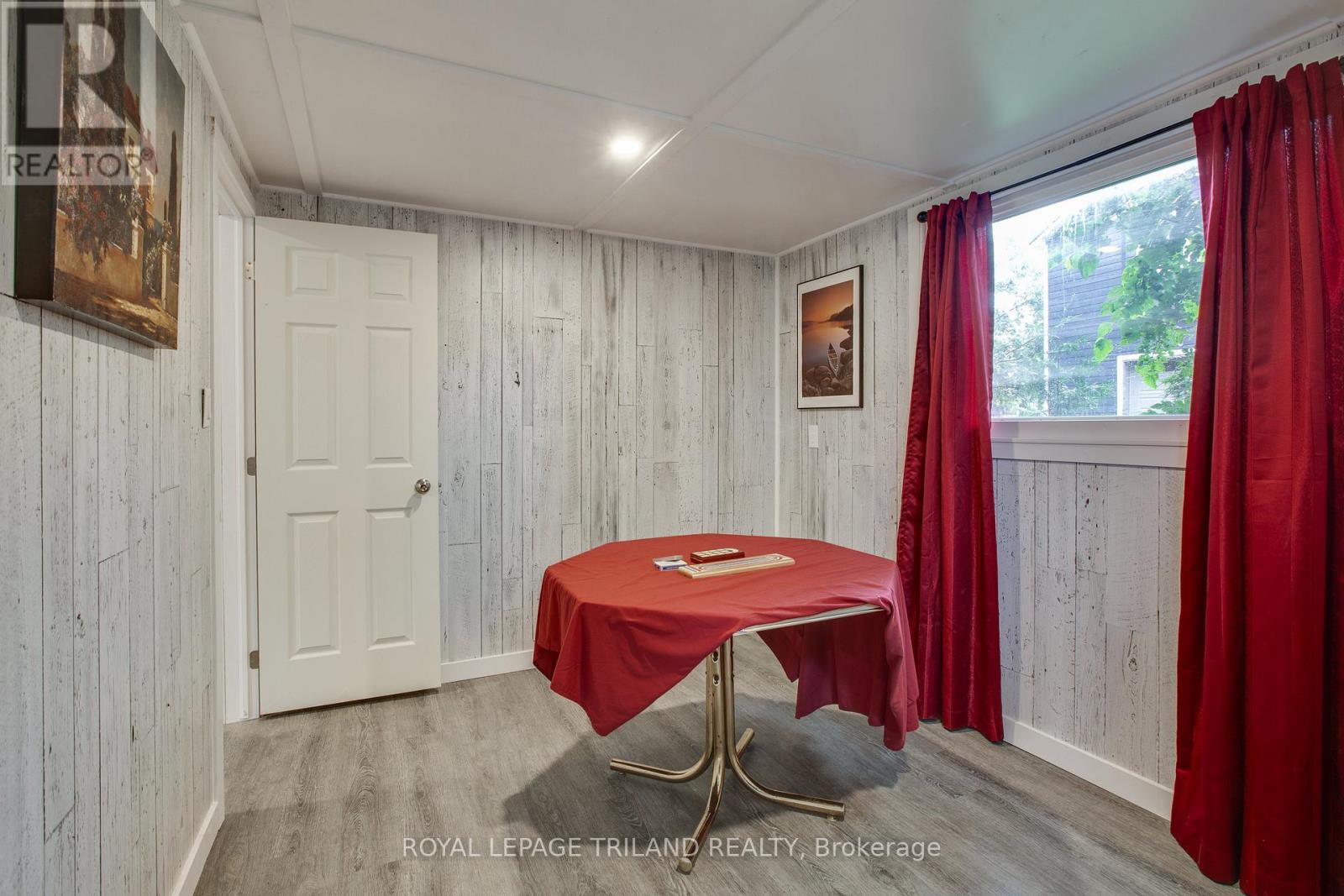 7575 Biddulph Street, Lambton Shores, Ontario  N0M 2L0 - Photo 38 - X12707376