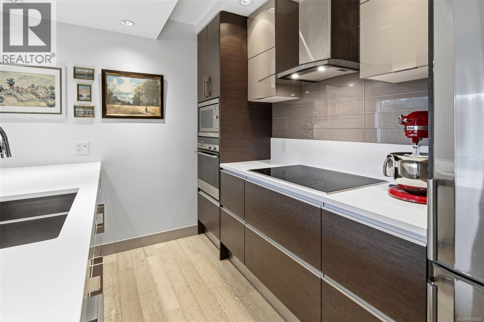 402 200 Douglas St, Victoria, British Columbia  V8V 2P2 - Photo 5 - 1026927