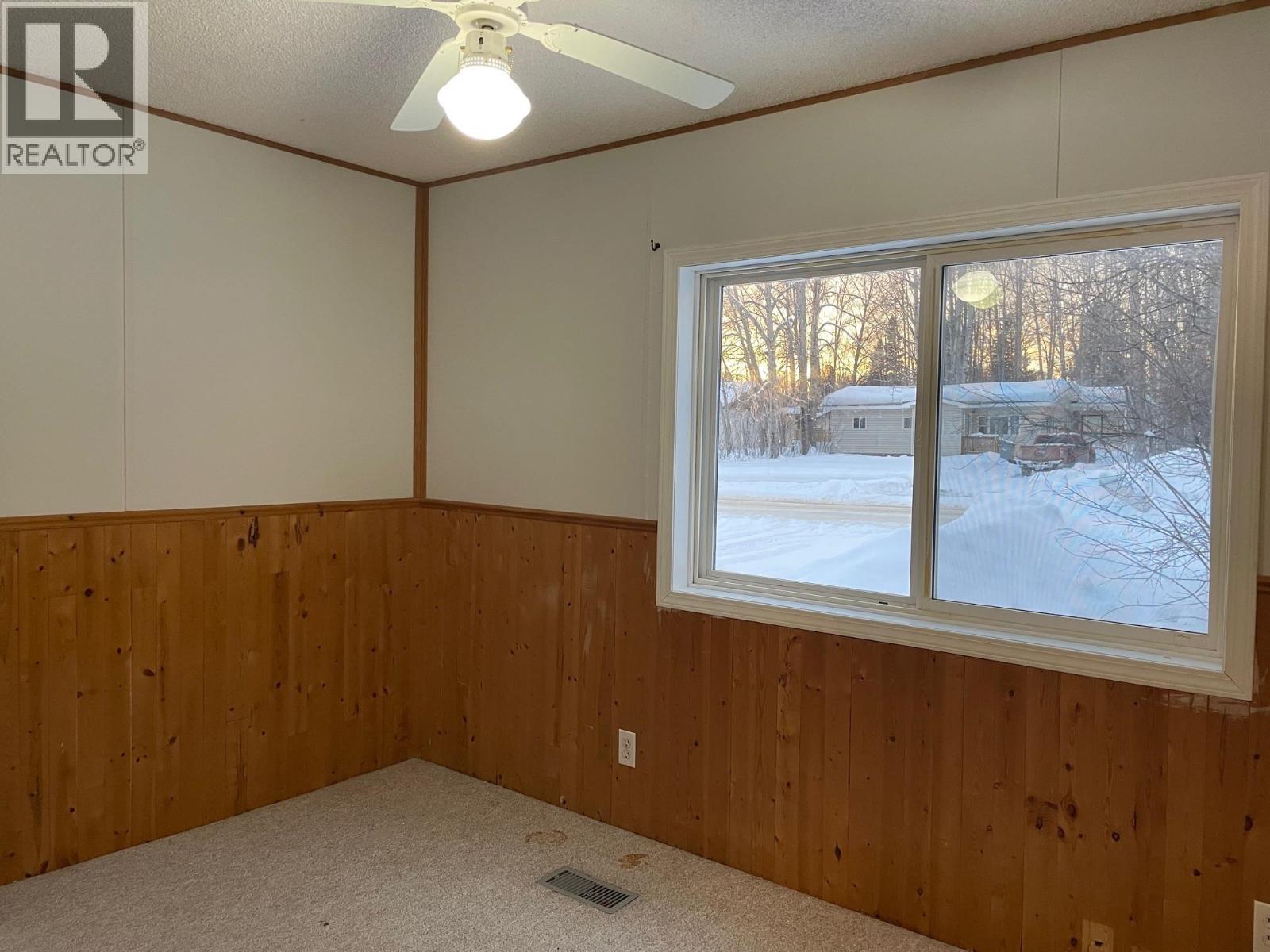 5256 42 Street, Fort Nelson, British Columbia  V0C 1R0 - Photo 8 - R3097097