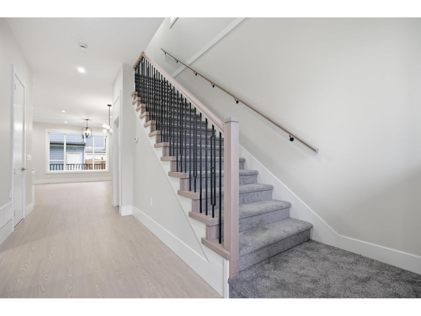 17156 1 Avenue, Surrey, British Columbia  V3Z 9R2 - Photo 3 - R3097086