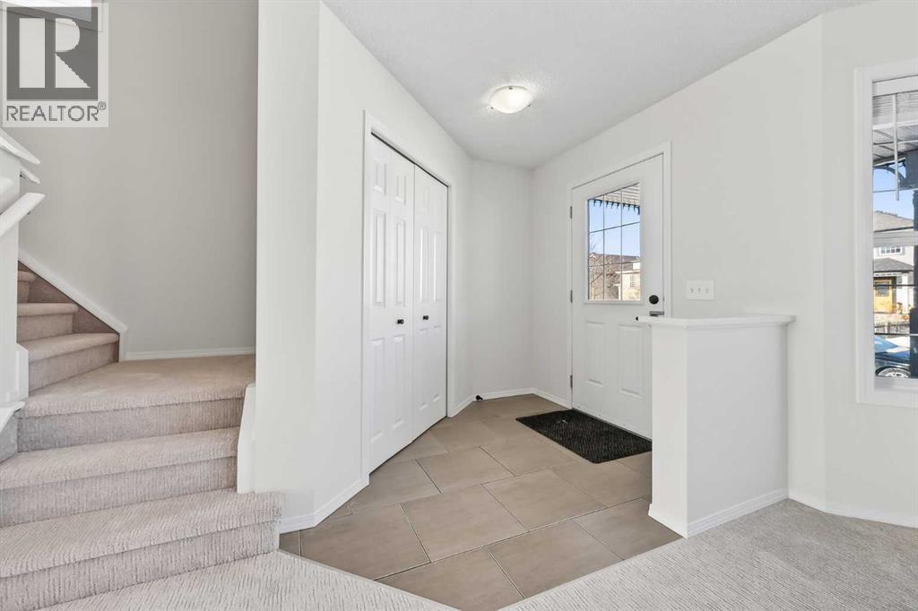 641 Evermeadow Road Sw, Calgary, Alberta  T2Y 4W8 - Photo 3 - A2289748