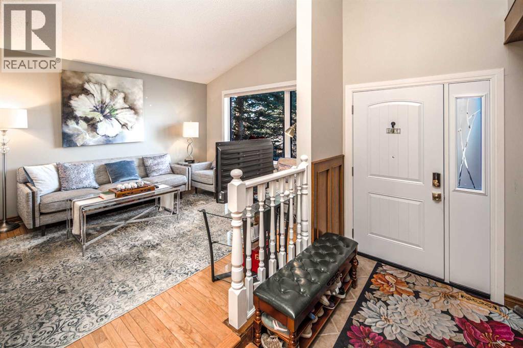 111 Edforth Place Nw, Calgary, Alberta  T3A 3V3 - Photo 3 - A2284103