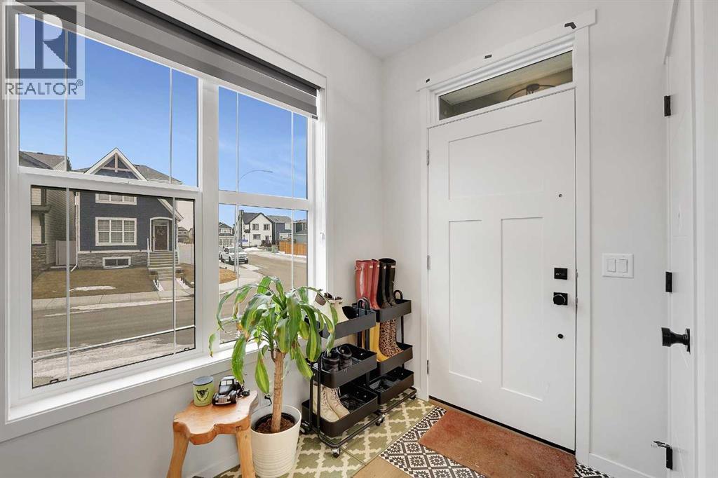 84 Magnolia Common Se, Calgary, Alberta  T3M 3S3 - Photo 4 - A2291193