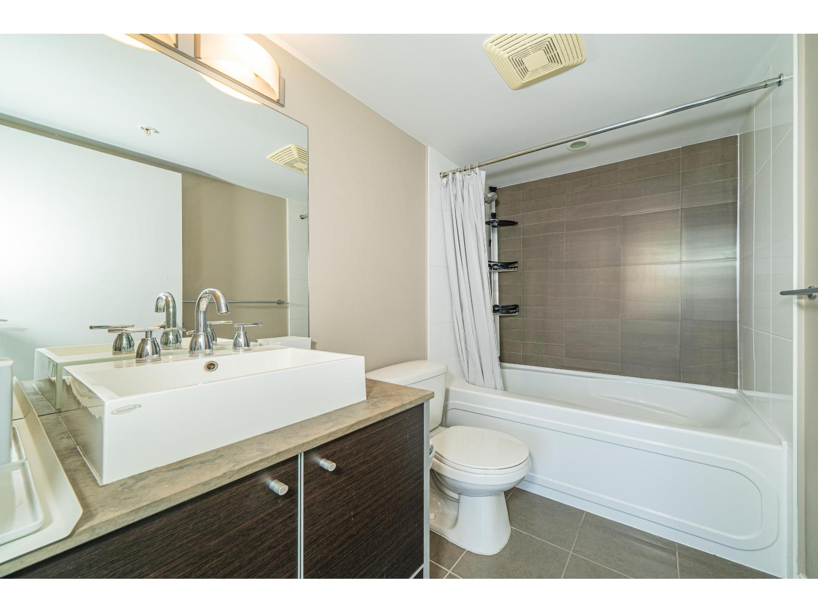 3607 9981 Whalley Boulevard, Surrey, British Columbia  V3T 0G6 - Photo 11 - R3097148