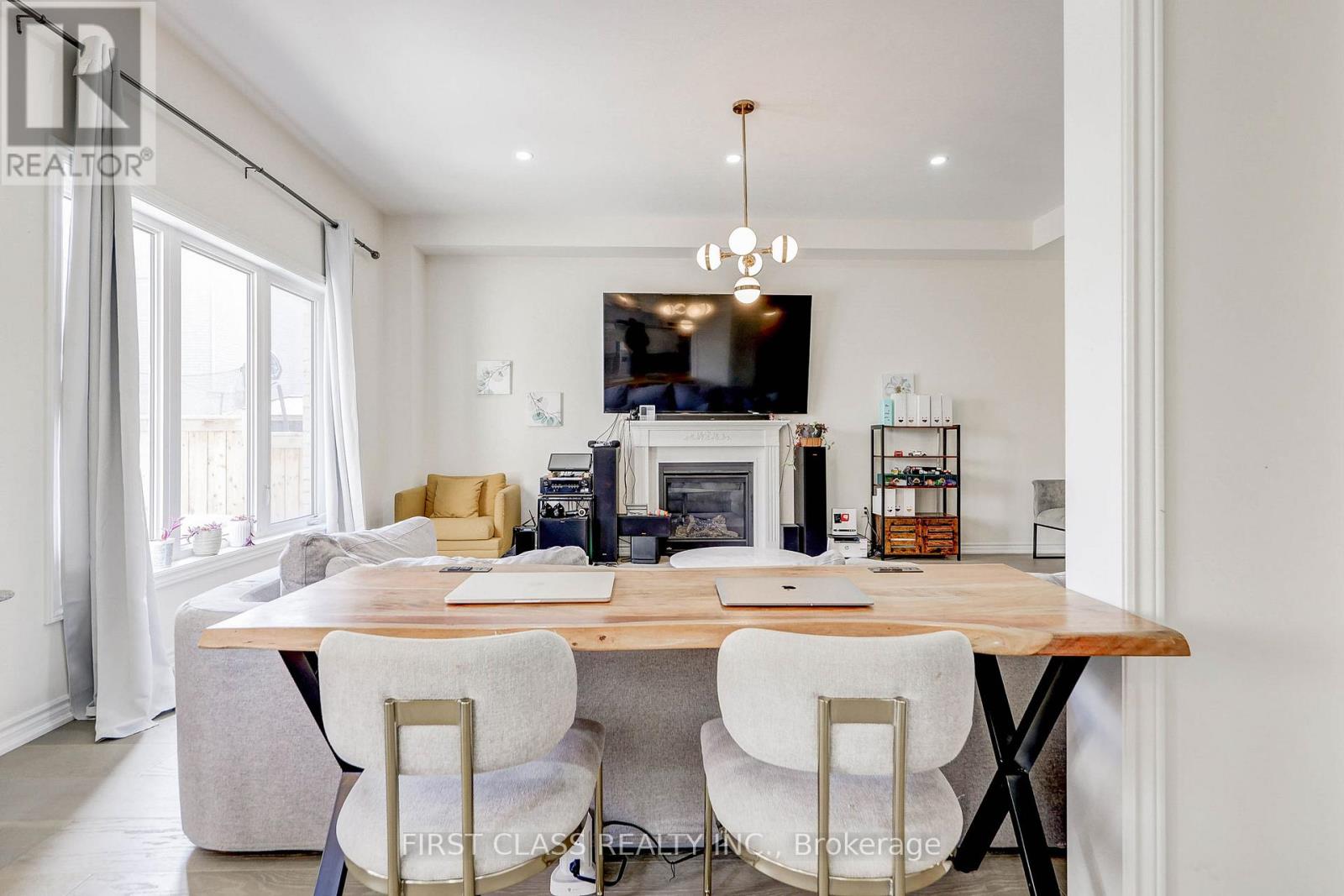 7 Cranley Road, East Gwillimbury, Ontario  L9N 0T7 - Photo 11 - N12857046