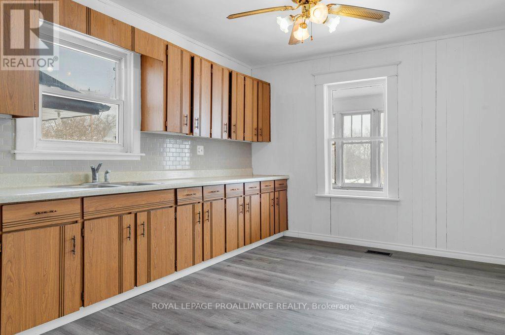 1172 Salem Road, Prince Edward County, Ontario  K0K 1T0 - Photo 15 - X12844460