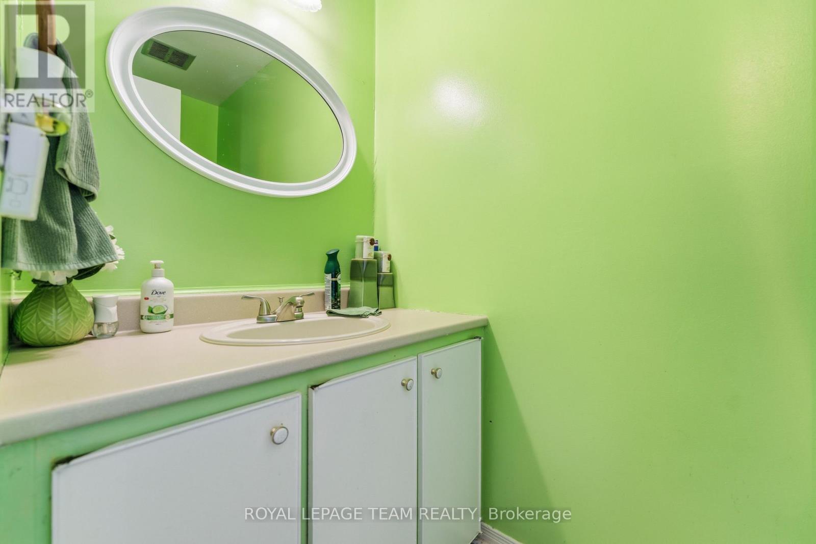 22 - 2053 Stonehenge Crescent, Ottawa, Ontario  K1B 4N7 - Photo 24 - X12852208