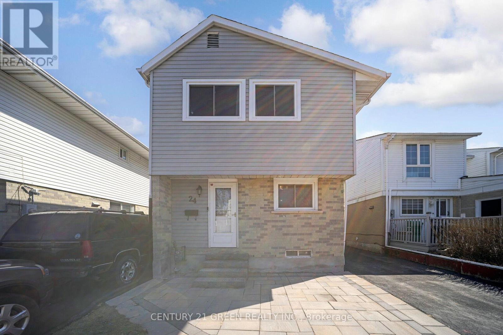 24 Jackman Drive, Brampton (Northgate), Ontario  L6S 2L7 - Photo 3 - W12857048