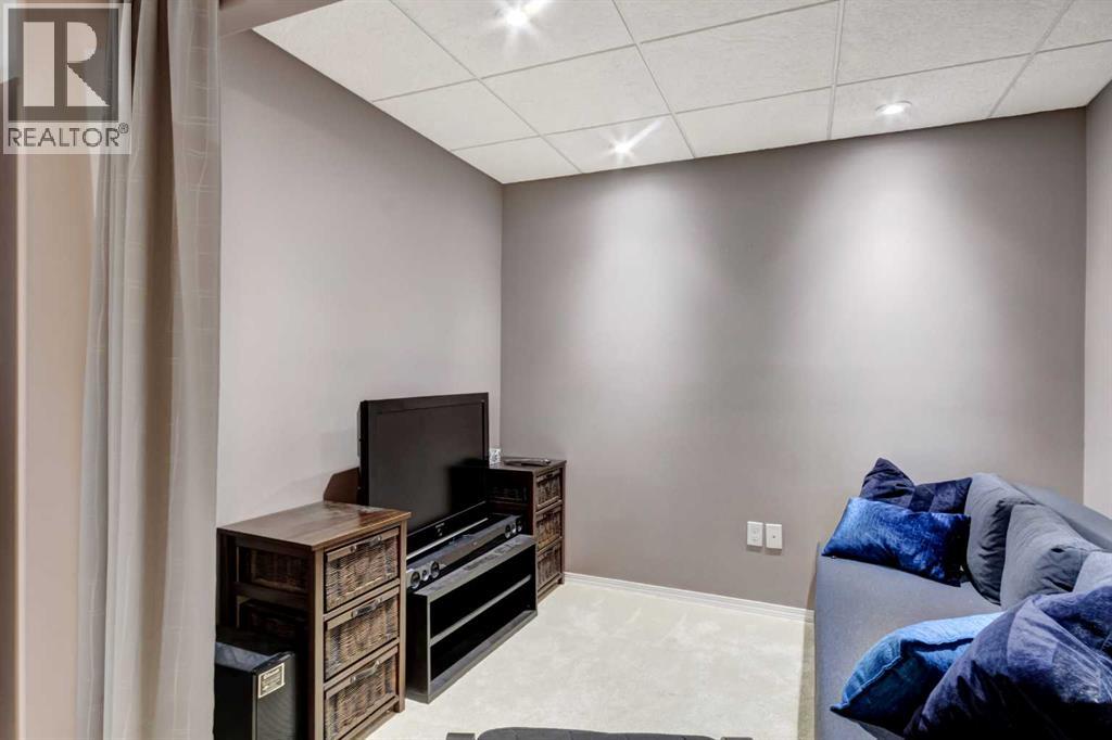 226 Cougarstone Gardens Sw, Calgary, Alberta  T3H 4W6 - Photo 28 - A2291162