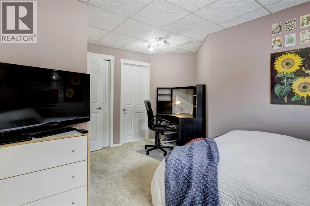 226 Cougarstone Gardens Sw, Calgary, Alberta  T3H 4W6 - Photo 31 - A2291162