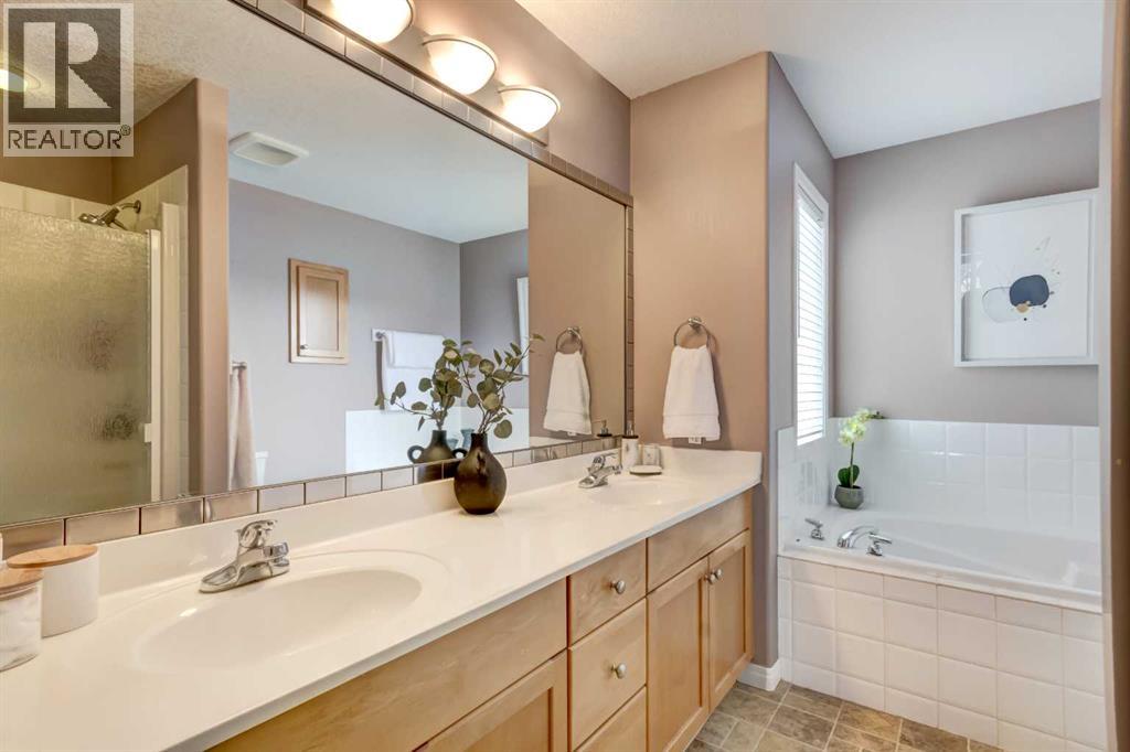 226 Cougarstone Gardens Sw, Calgary, Alberta  T3H 4W6 - Photo 21 - A2291162