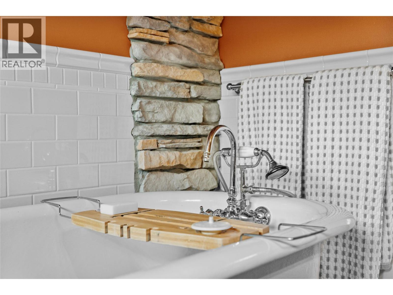 1337 Dominion Crescent, Kamloops, British Columbia  V2C 2W9 - Photo 31 - 10376799