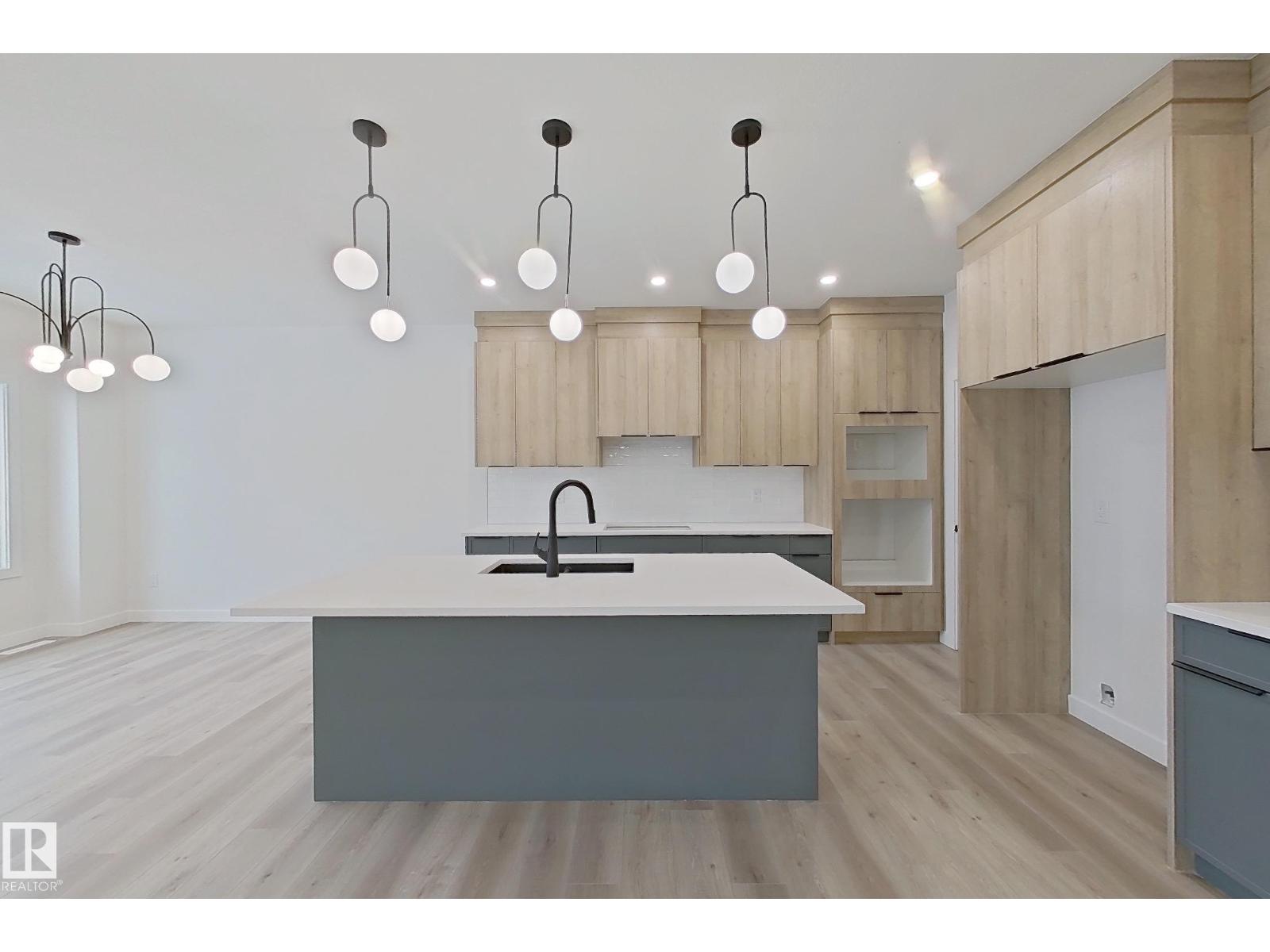 3158 Magpie Wy Nw, Edmonton, Alberta  T5S 0K8 - Photo 2 - E4476381