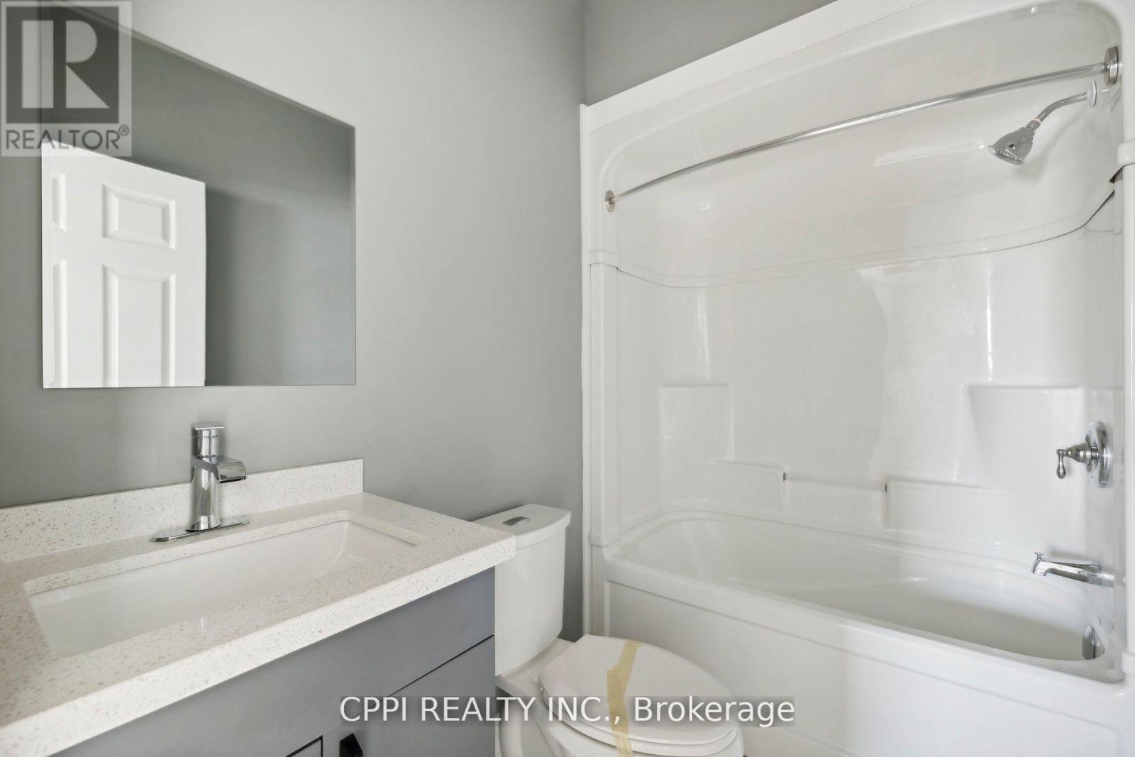 112 - 255 Emerick Avenue, Fort Erie, Ontario  L2A 2W4 - Photo 2 - X12857008