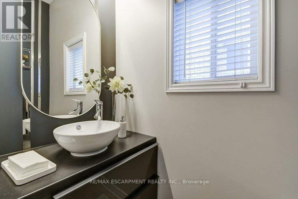 179 Chudleigh Street, Hamilton, Ontario  L8B 0J8 - Photo 6 - X12857040