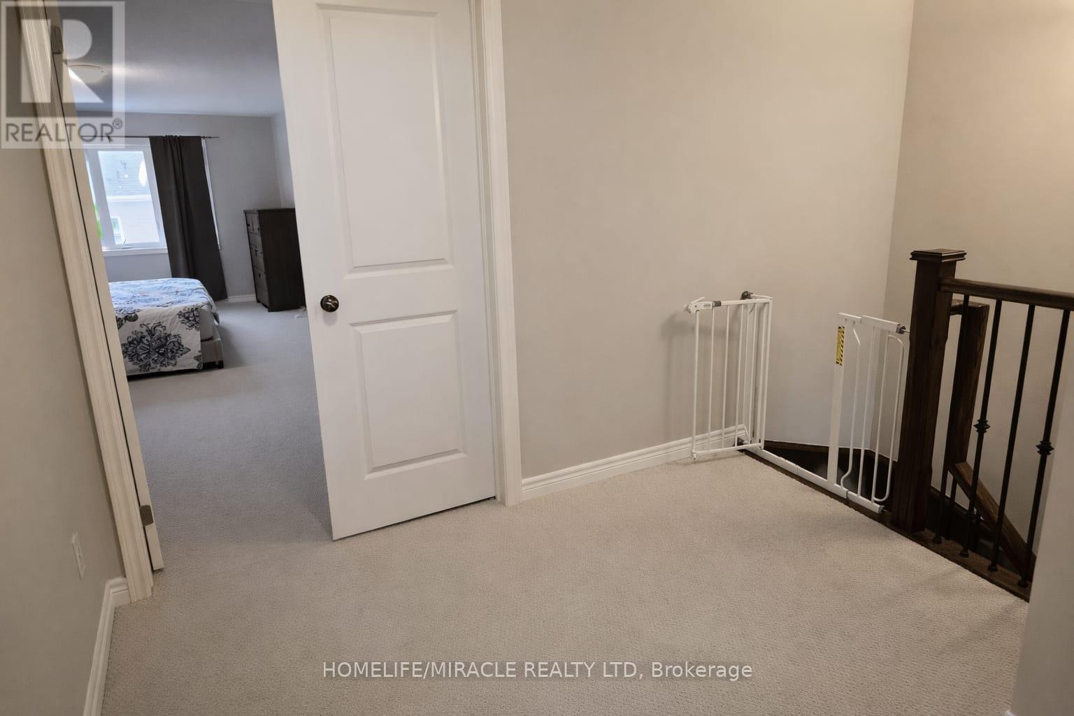 81 Padbury Trail, Brampton (Northwest Brampton), Ontario  L7A 4V3 - Photo 5 - W12833498