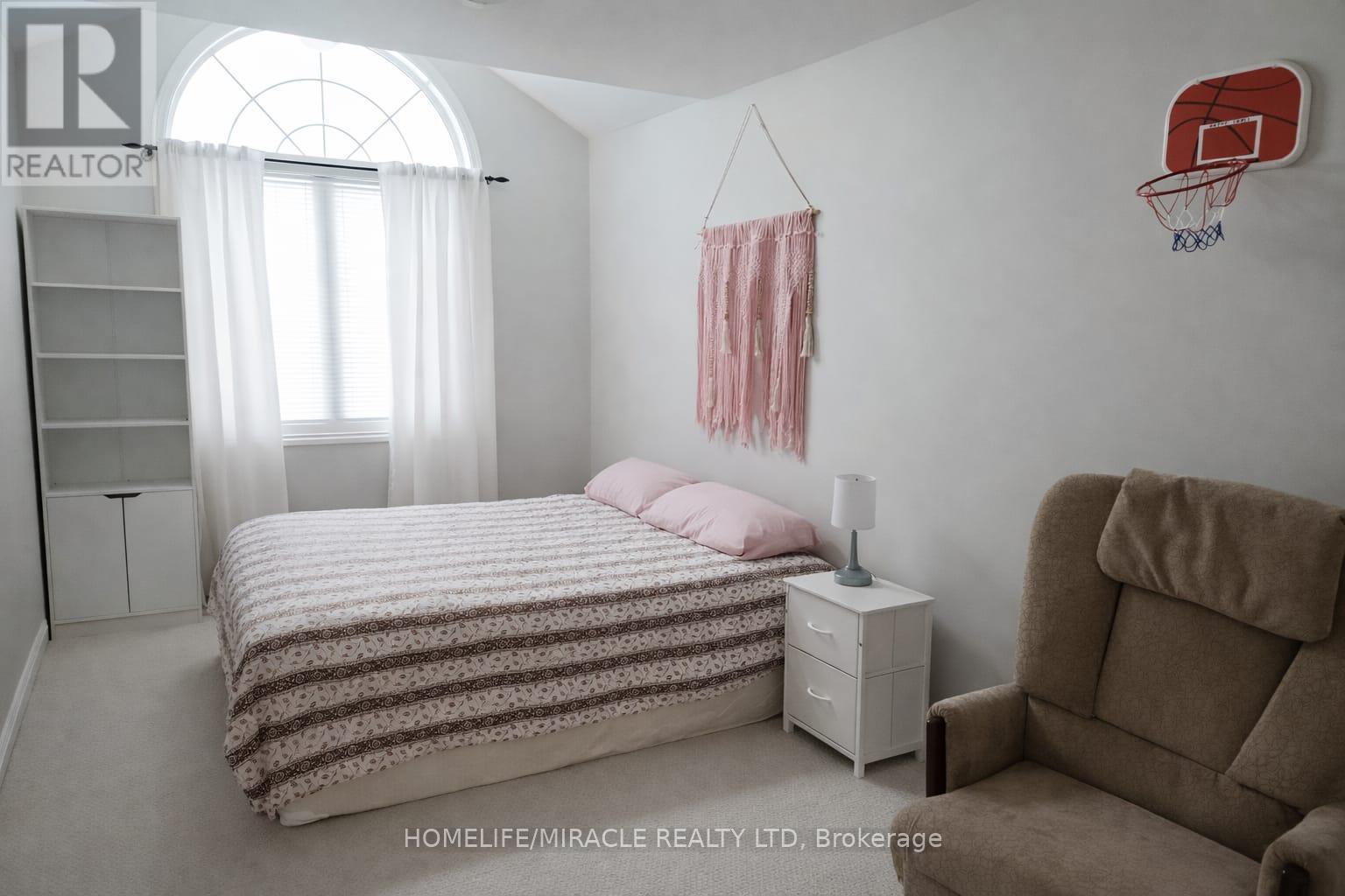 81 Padbury Trail, Brampton (Northwest Brampton), Ontario  L7A 4V3 - Photo 14 - W12833498