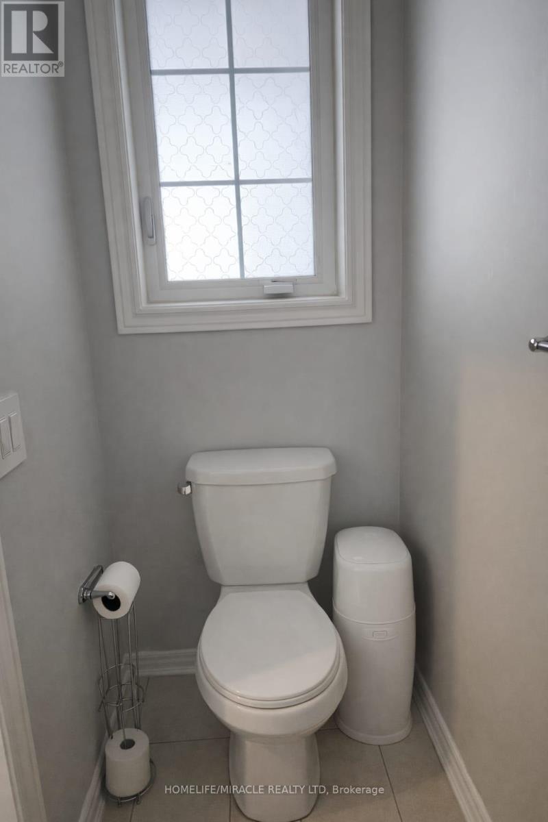 81 Padbury Trail, Brampton (Northwest Brampton), Ontario  L7A 4V3 - Photo 12 - W12833498