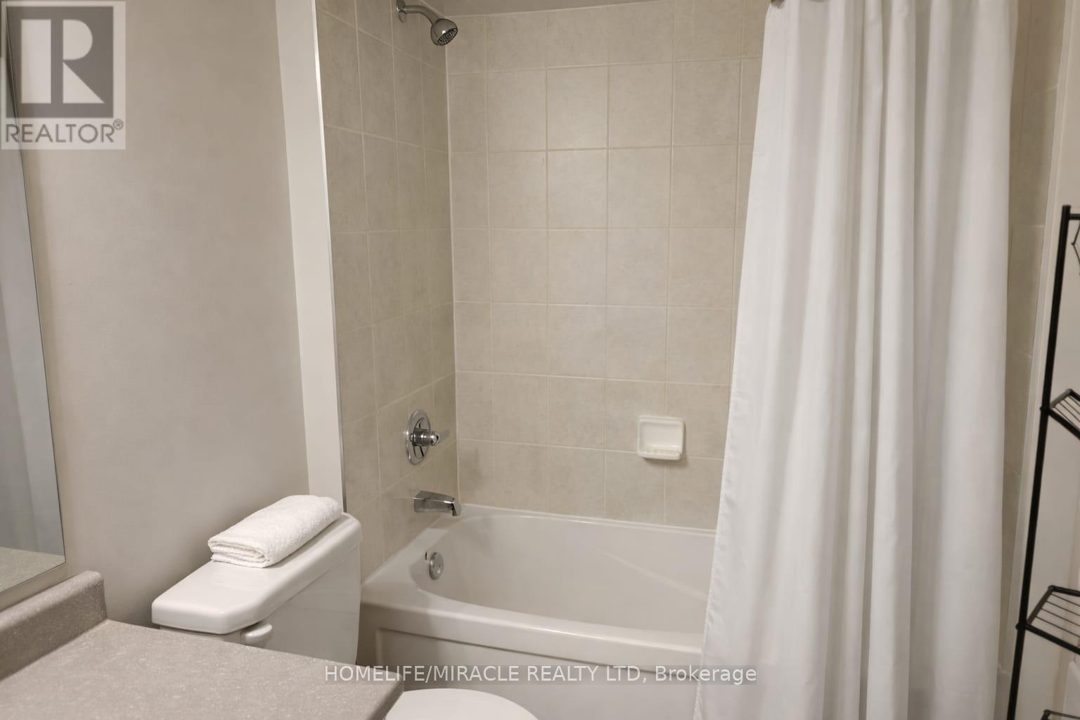 81 Padbury Trail, Brampton (Northwest Brampton), Ontario  L7A 4V3 - Photo 16 - W12833498