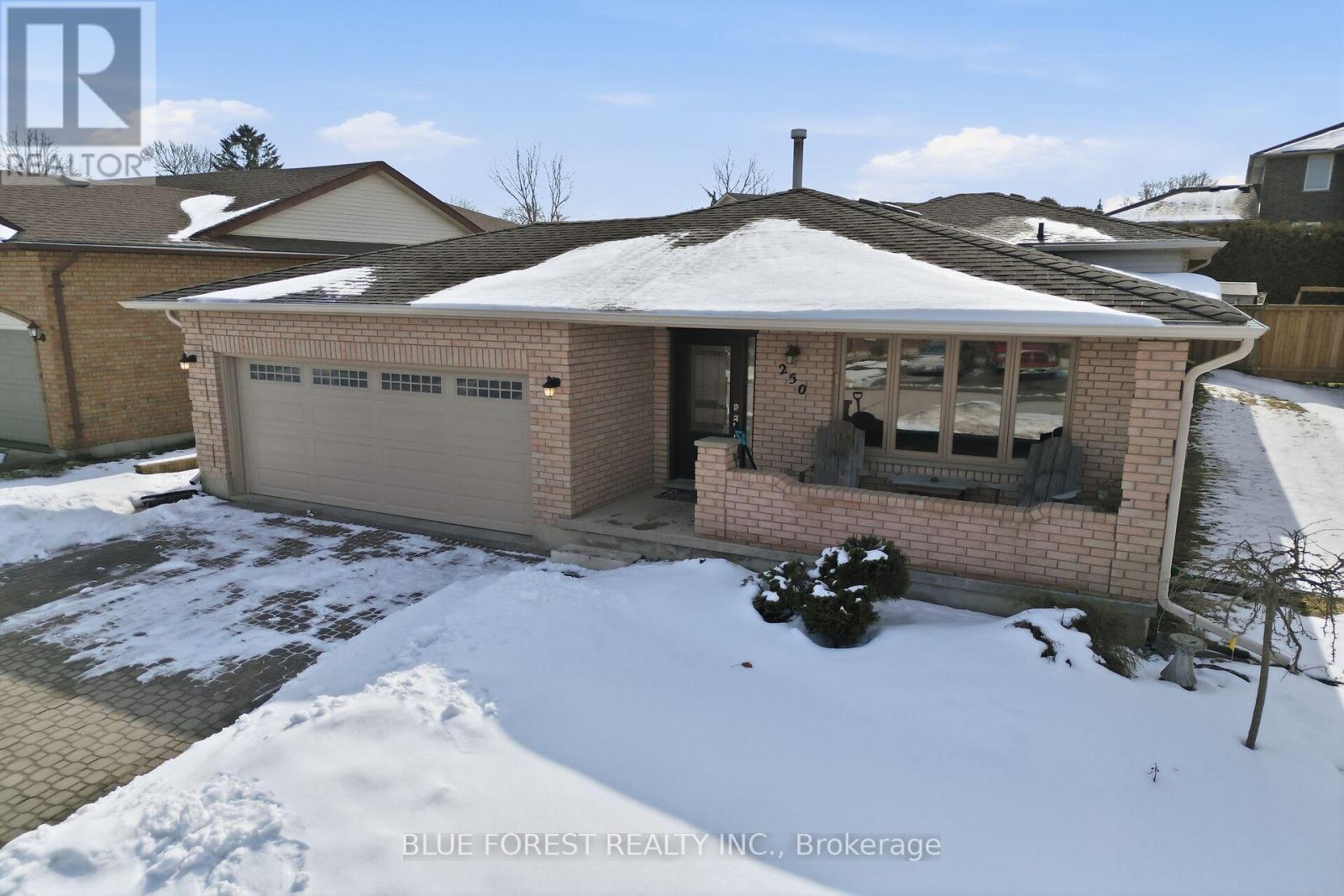 <div class="slider-price">$659,900</div><p>250 Alder Road, Ingersoll, Ontario</p>