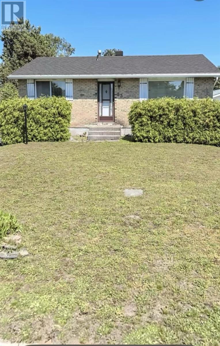 63 Dauphin Dr, Sault Ste. Marie, Ontario  P6A 5E9 - Photo 2 - SM260409