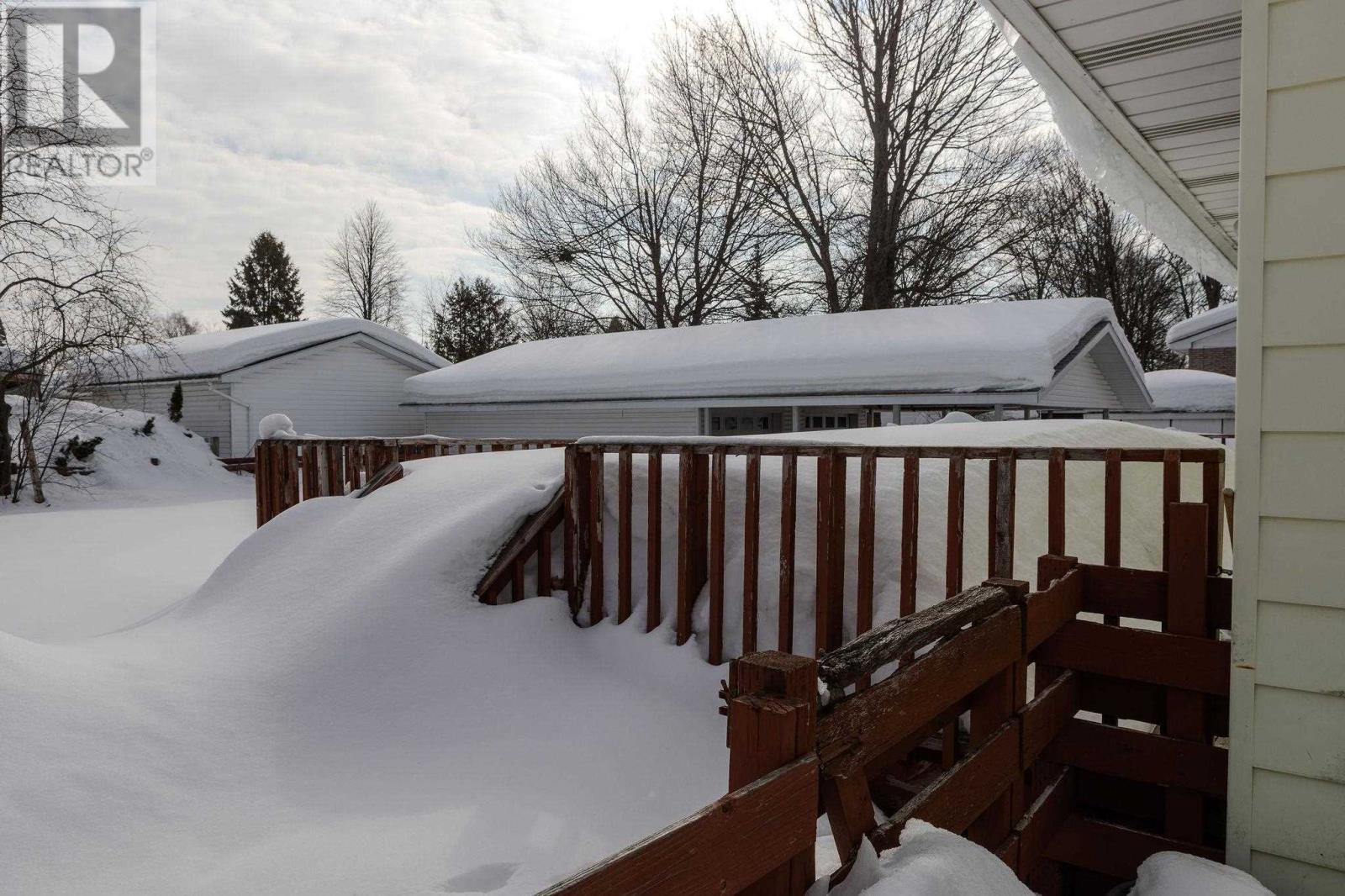 63 Dauphin Dr, Sault Ste. Marie, Ontario  P6A 5E9 - Photo 34 - SM260409