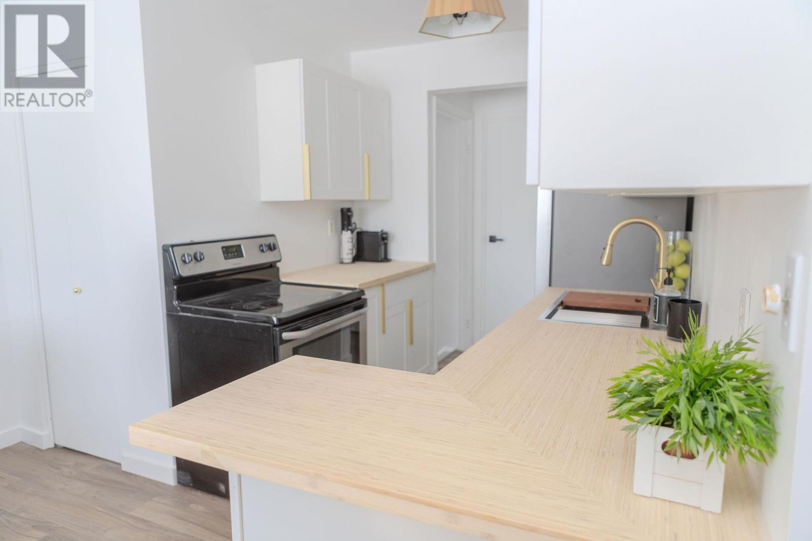 63 Dauphin Dr, Sault Ste. Marie, Ontario  P6A 5E9 - Photo 9 - SM260409