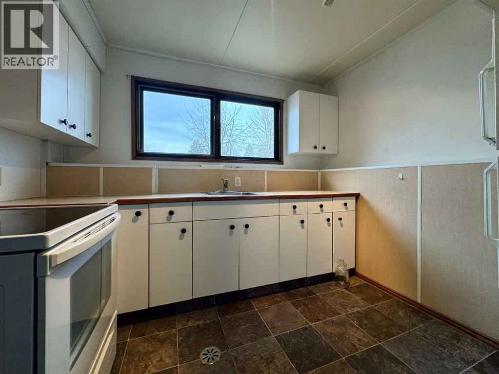 1251 St Catherine Road N, Lethbridge, Alberta  T1H 4E9 - Photo 25 - A2289681