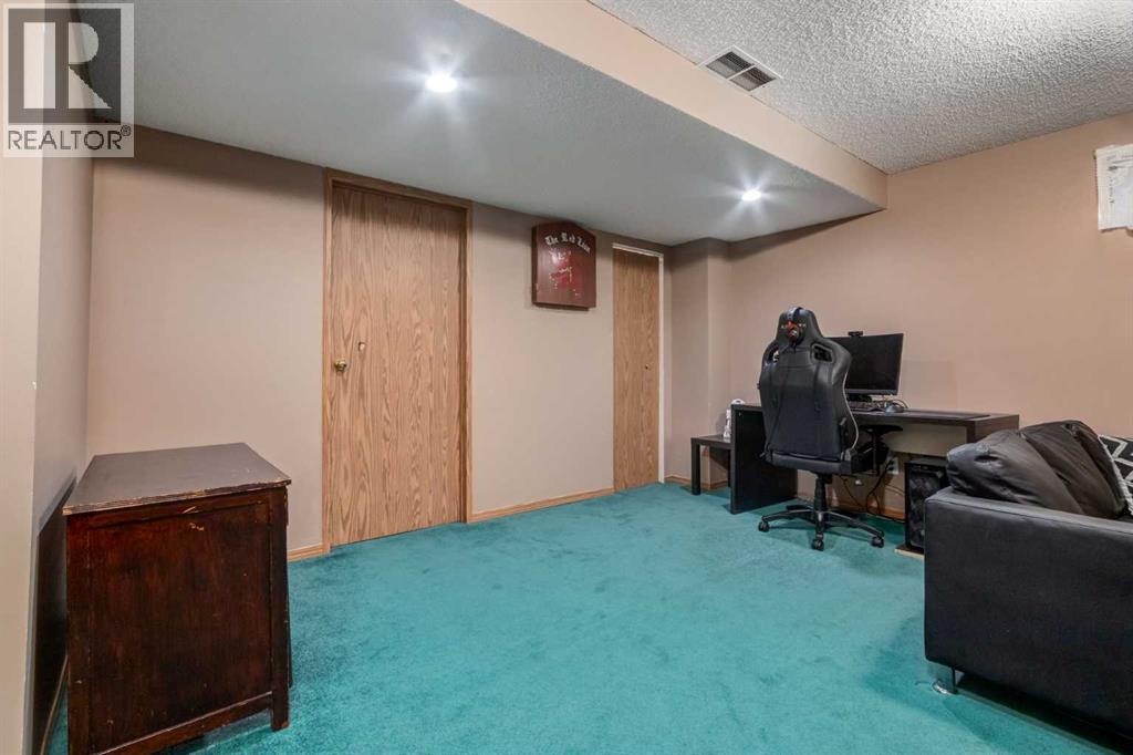 168 Mt Apex Green Se, Calgary, Alberta  T2Z 2V5 - Photo 32 - A2290248