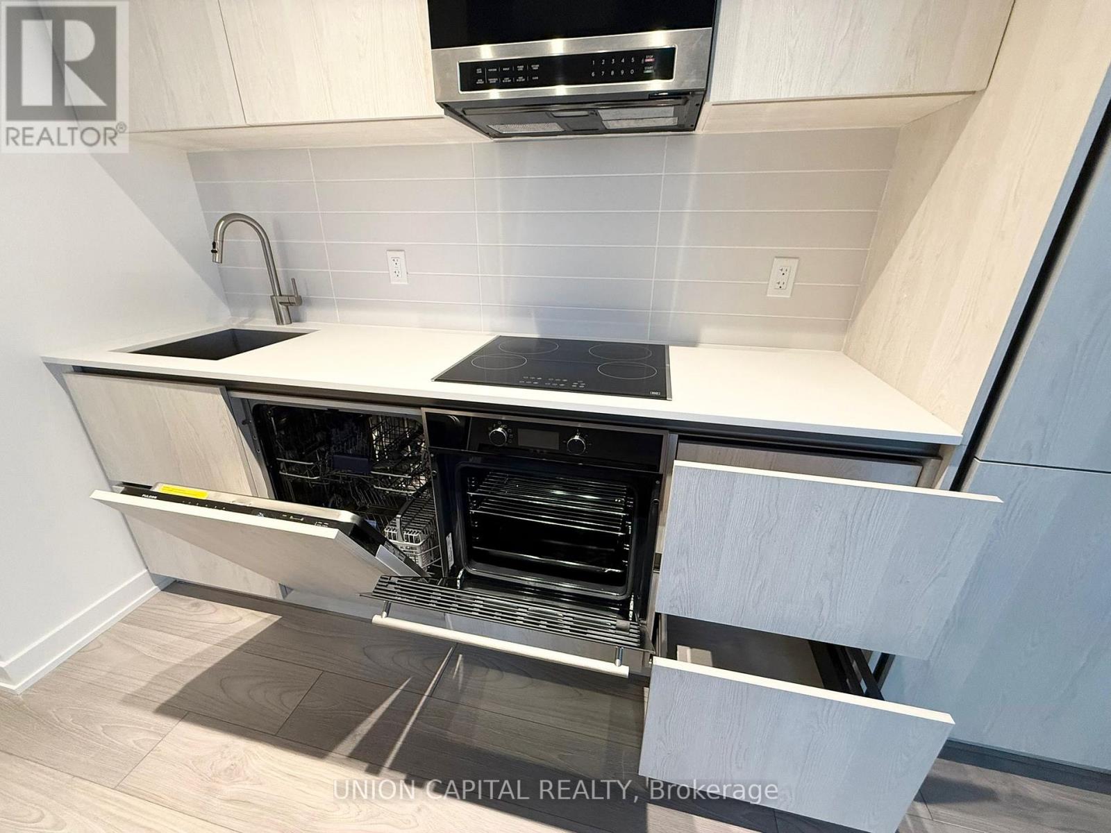 1908 - 110 Broadway Avenue, Toronto, Ontario  M4P 1V7 - Photo 10 - C12857086