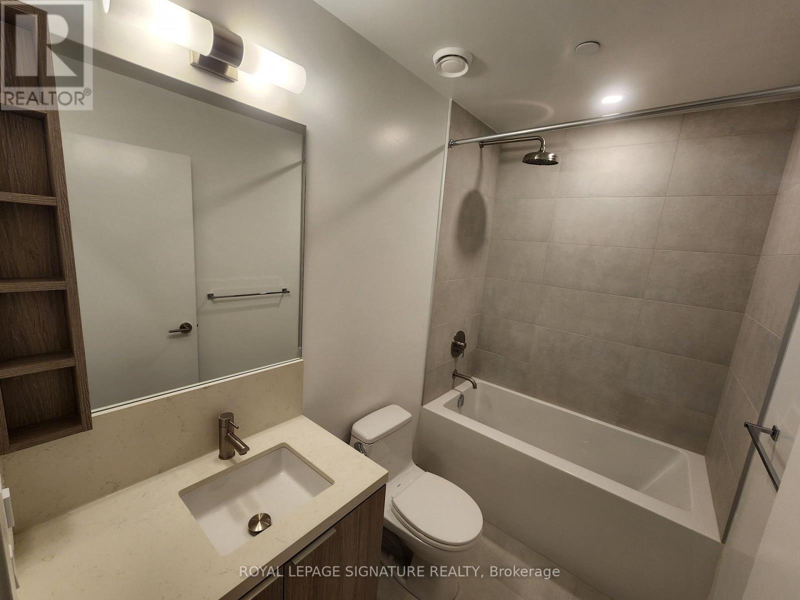 727 - 2020 Bathurst Street, Toronto (Humewood-Cedarvale), Ontario  M5P 0A6 - Photo 5 - C12857098