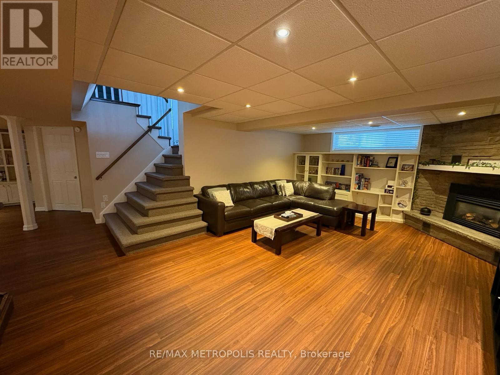 129 Briar Court, Oshawa (Eastdale), Ontario  L1G 6M4 - Photo 15 - E12857072