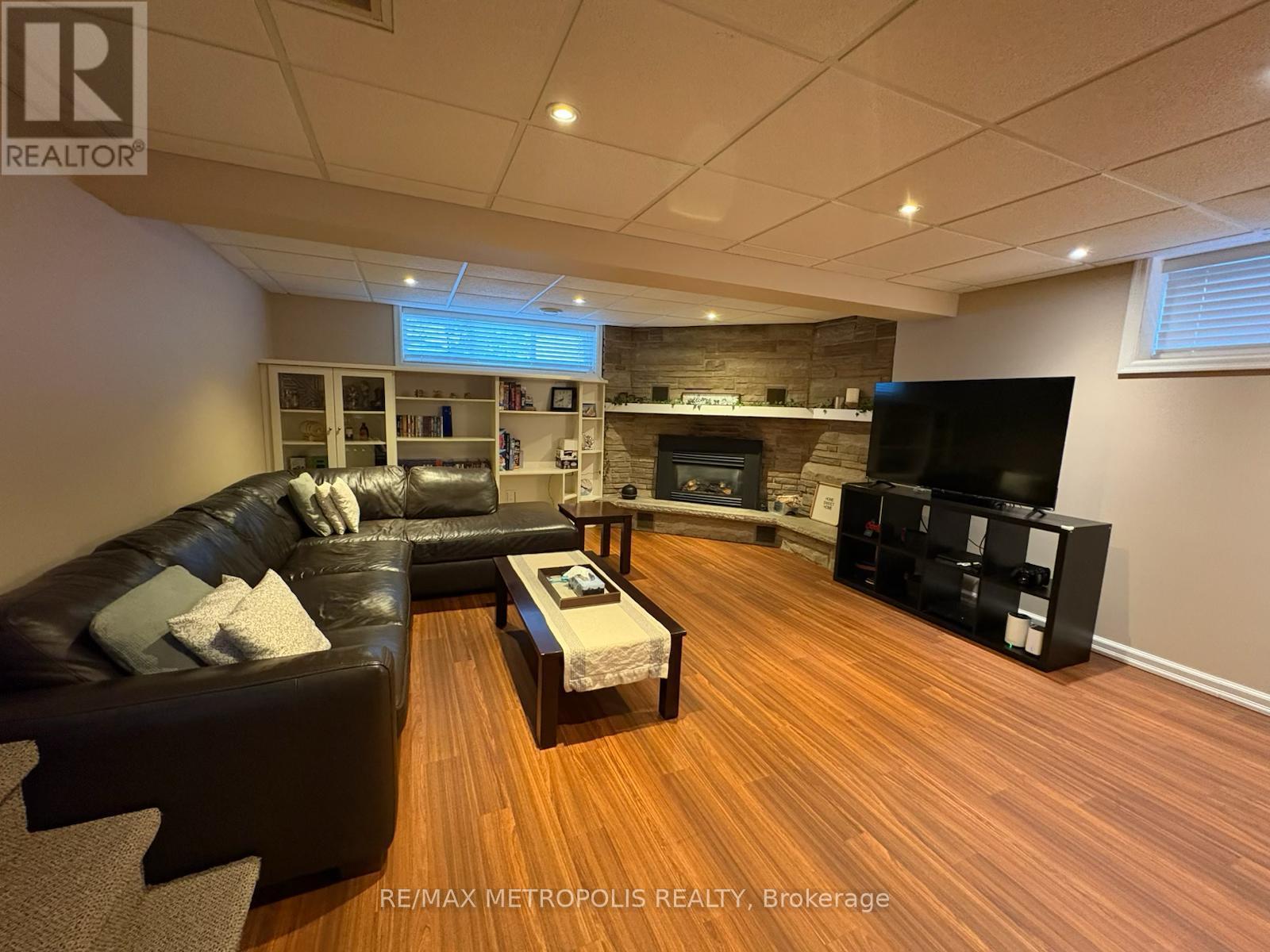 129 Briar Court, Oshawa (Eastdale), Ontario  L1G 6M4 - Photo 19 - E12857072