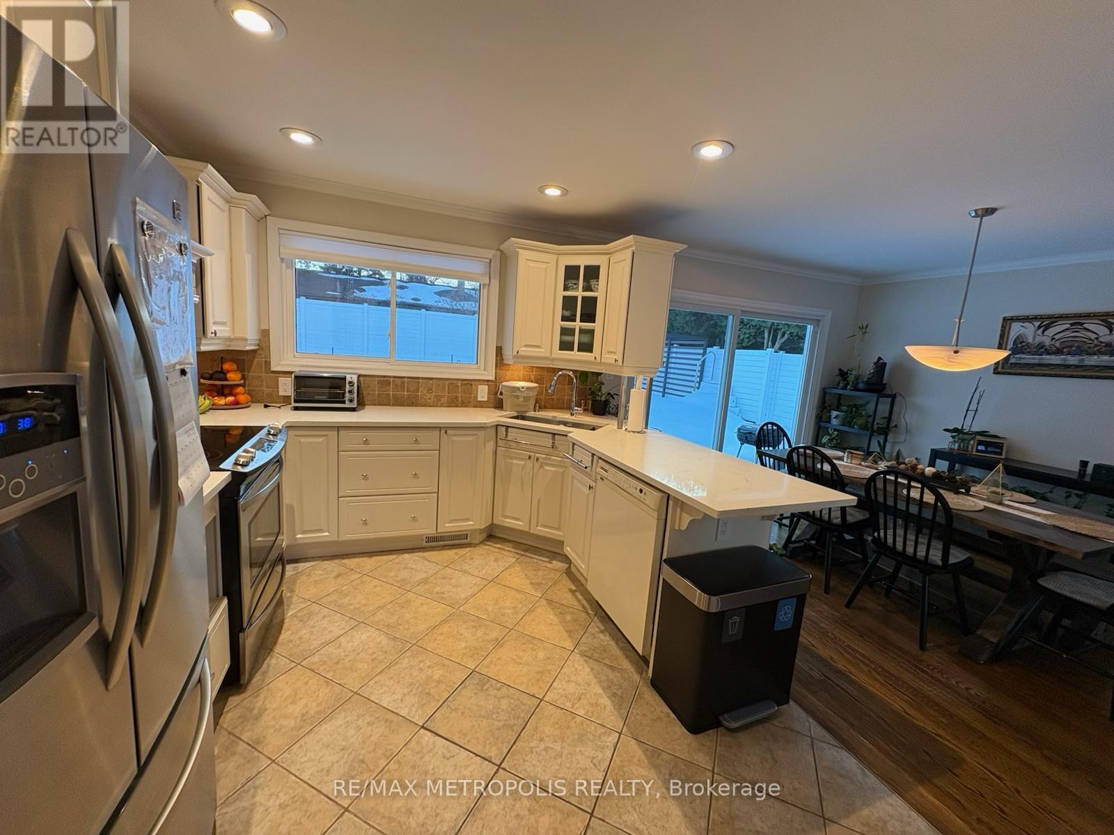 129 Briar Court, Oshawa (Eastdale), Ontario  L1G 6M4 - Photo 23 - E12857072